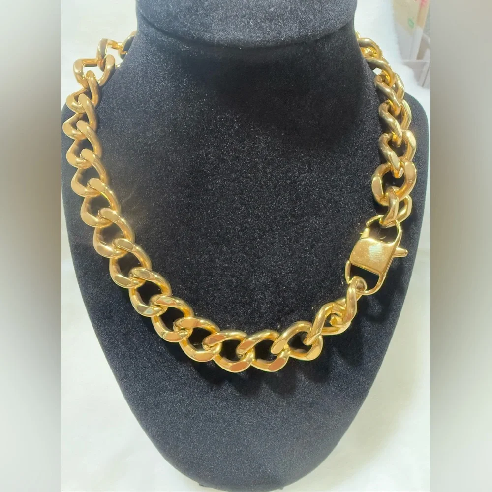 Gold Plated Cuban Necklace- 18 inches - Picture 5 of 7